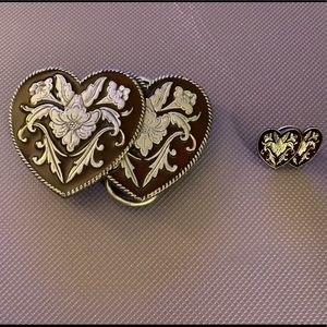 Siskiyou double heart buckle with pin